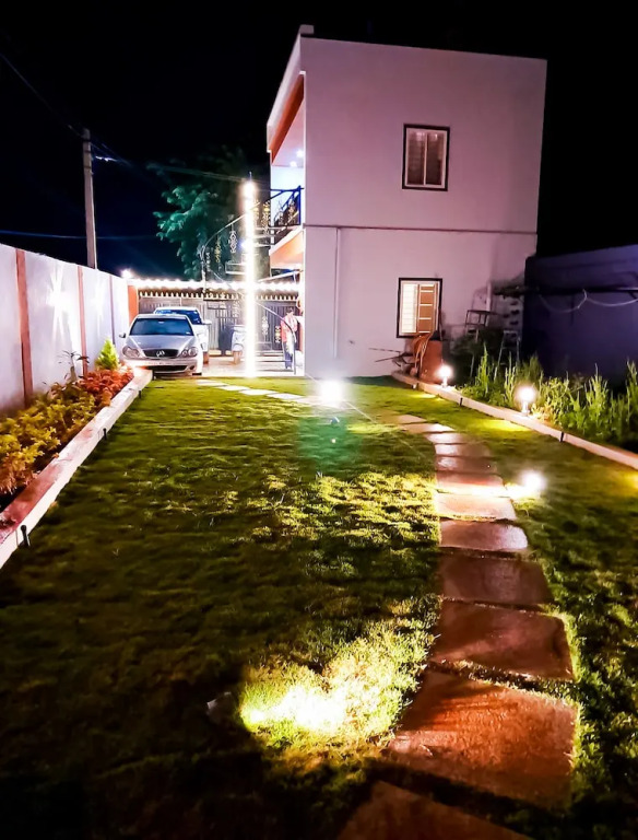 Roomshala 135 Paradise Villa Banglore