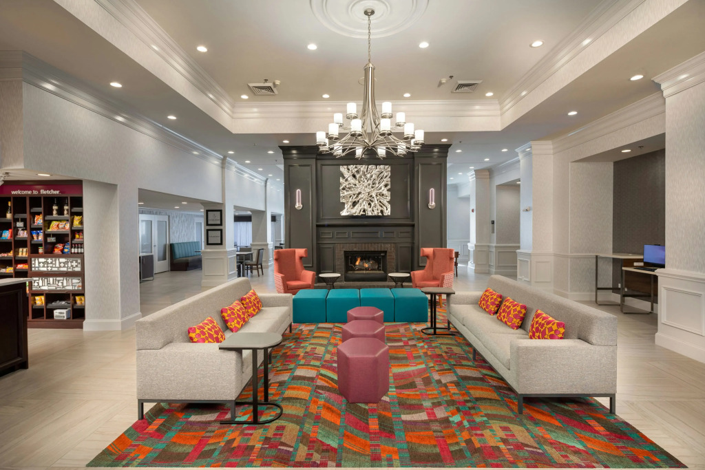 Hampton Inn and Suites Asheville Airport