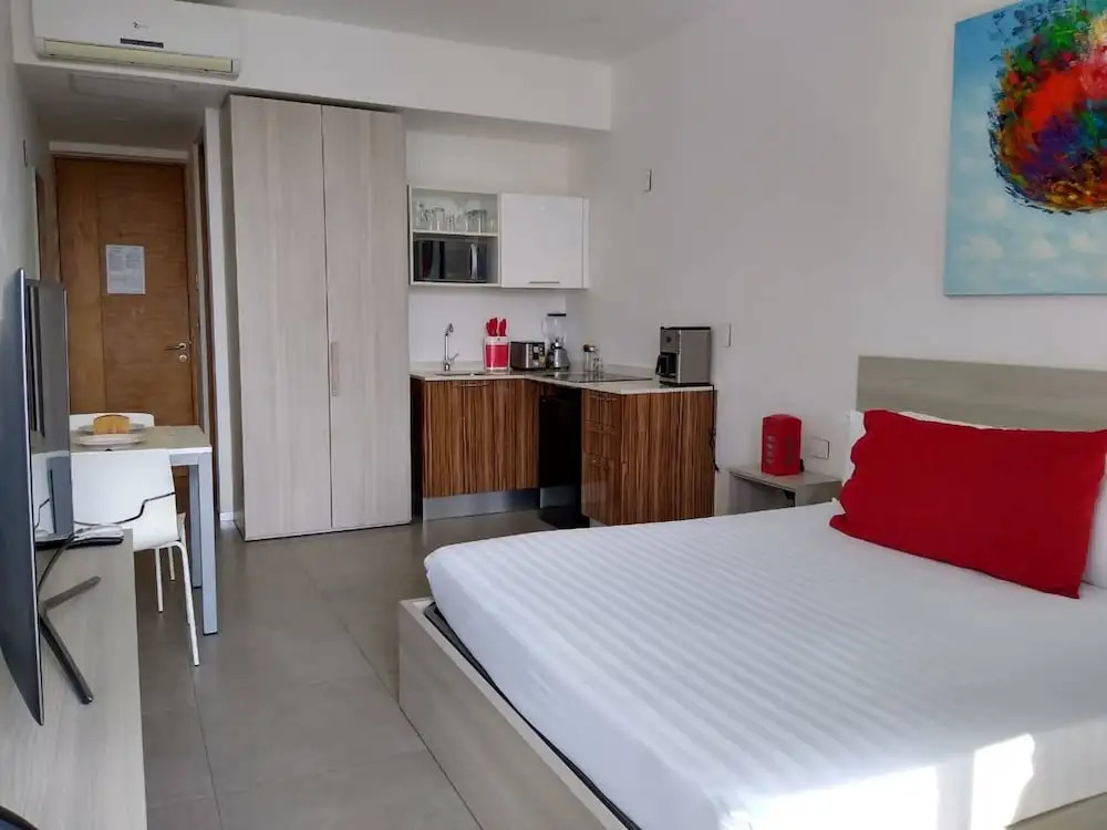 Studio close to 5th Av, with Amazing Roof Pool View, Gym, Spa and more