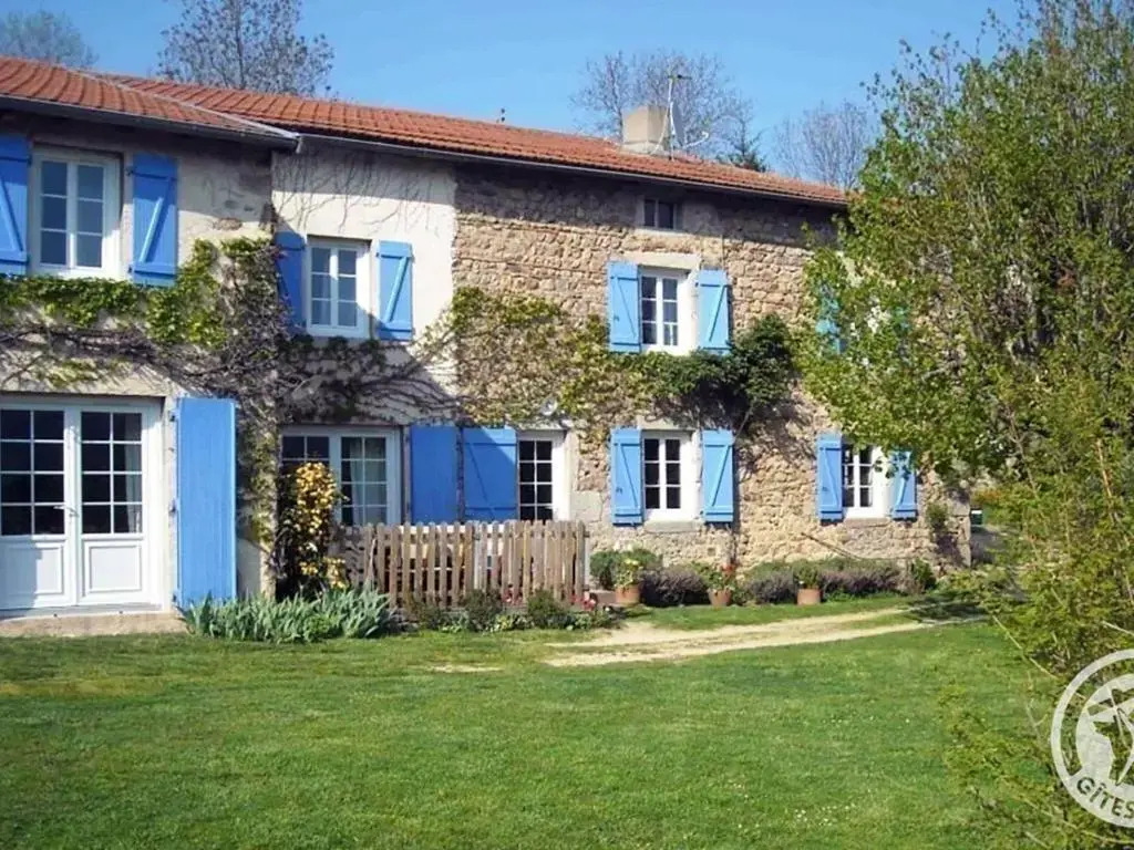 Gîte spacieux avec jardin calme et jeux denfants - FR-1-496-95
