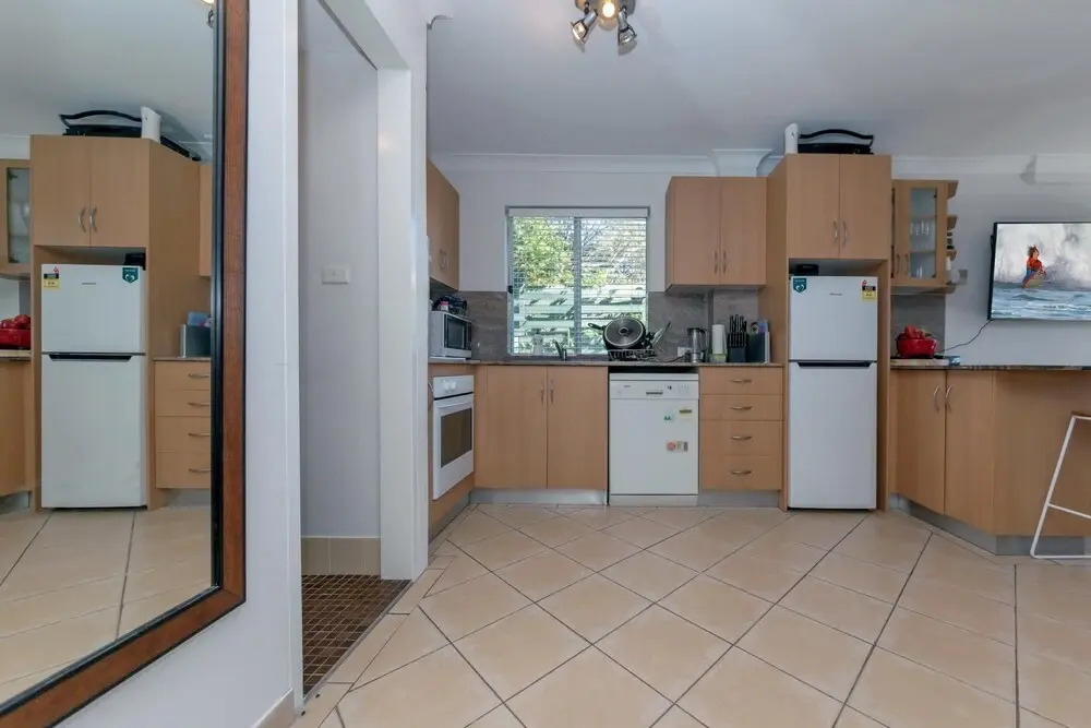 Sunset Towers, Unit 3/25 Donald Street