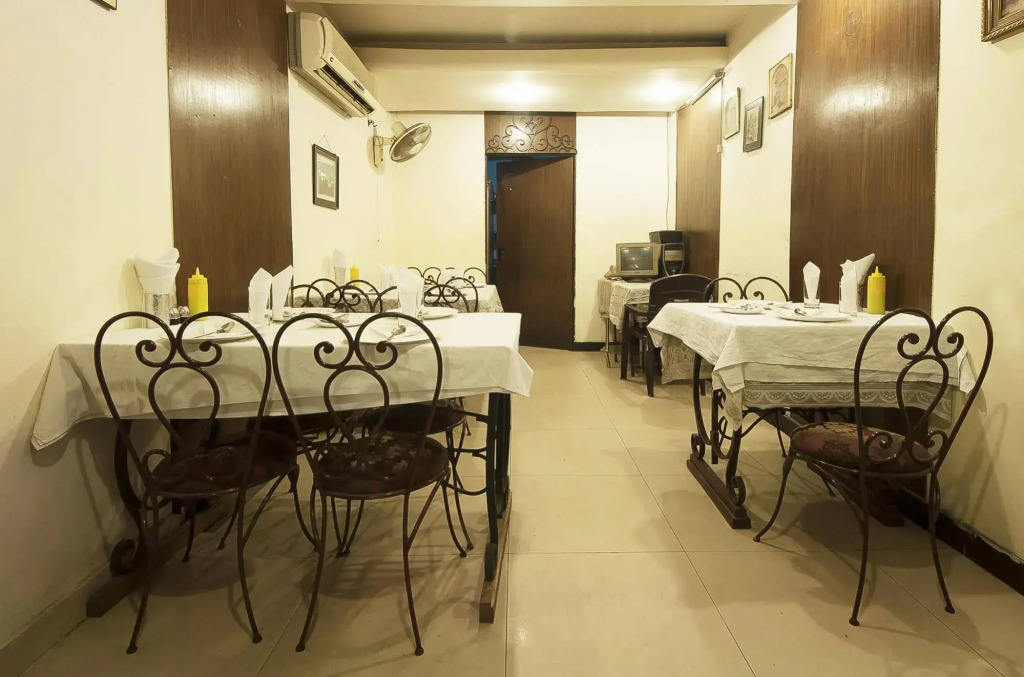 Golden Leaf Hotel