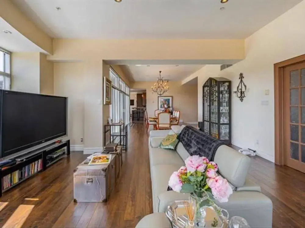 Sleeps6-apartment-parking-balcony-patio