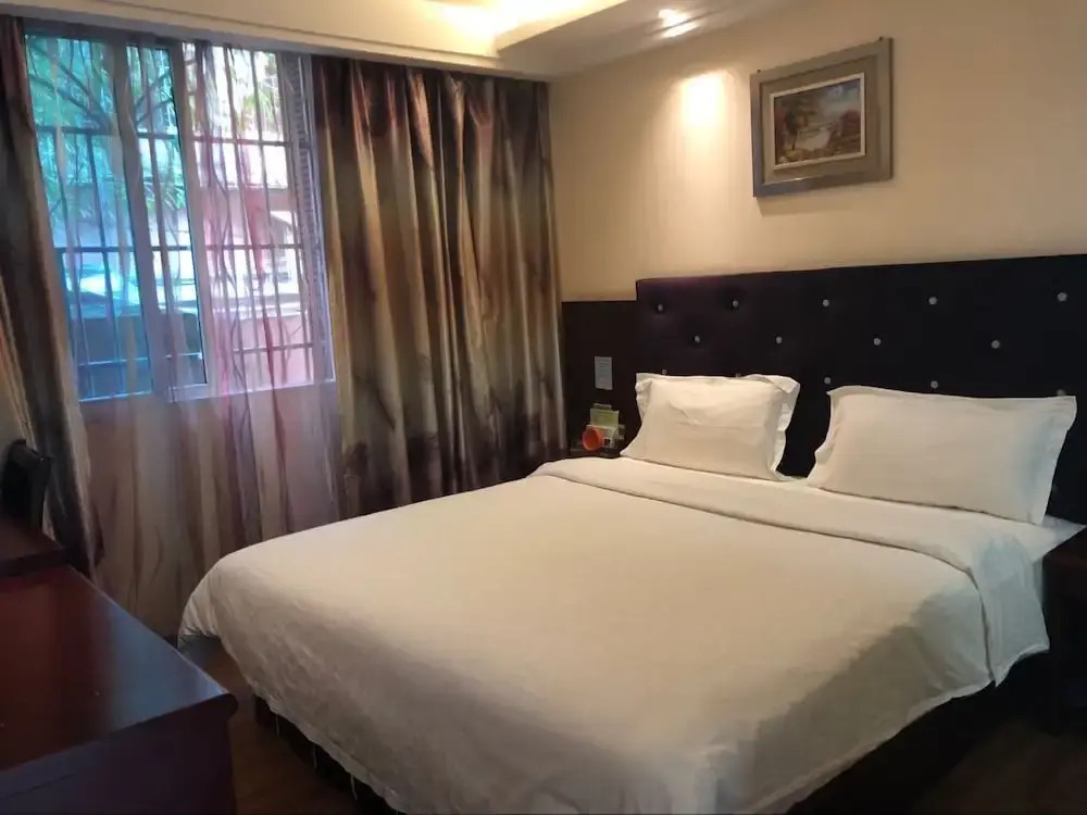 Xiandai Huayuan Hotel