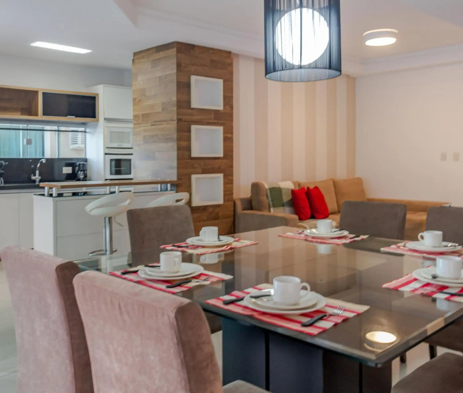 Apartamento de 3 quartos com banheira a 150 metros da praia em Itapema N1188