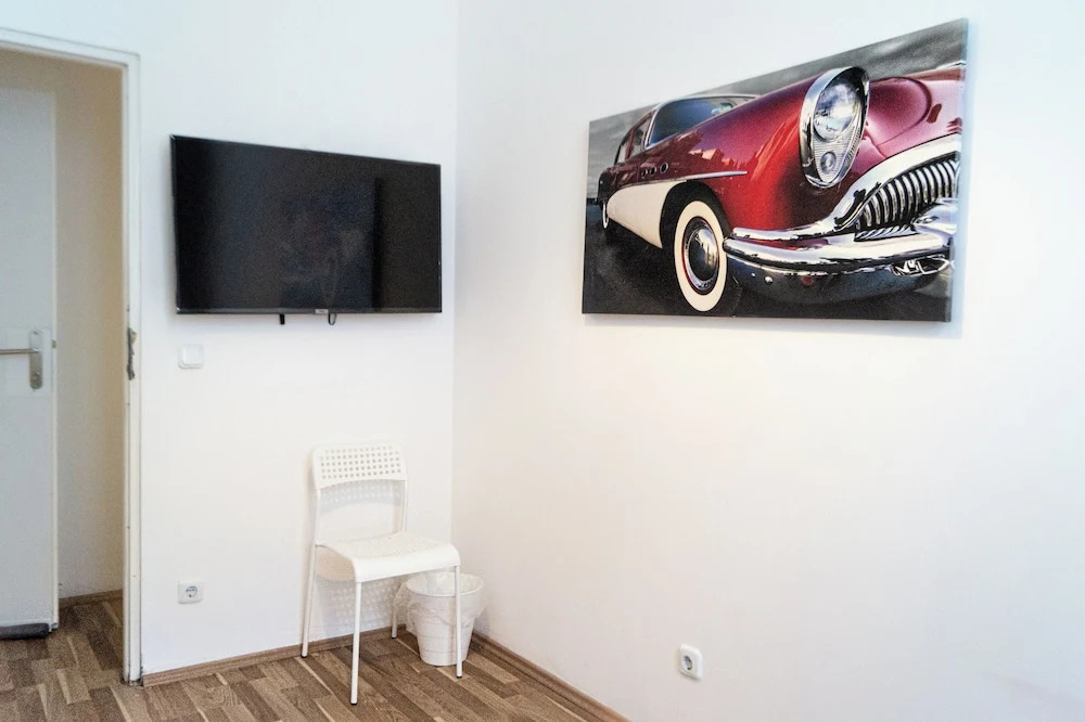 Near Wiener Stadthalle - 4BR Apt. w/ WIFI