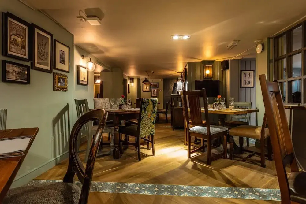 Greyhound Hotel