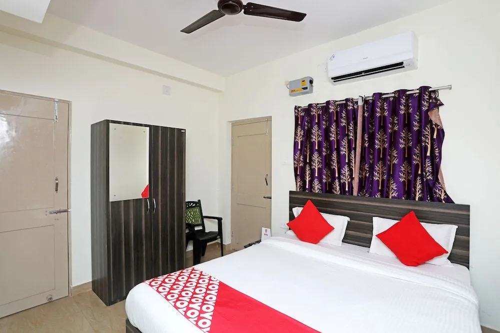 OYO 15084 Sai Lotus Residency