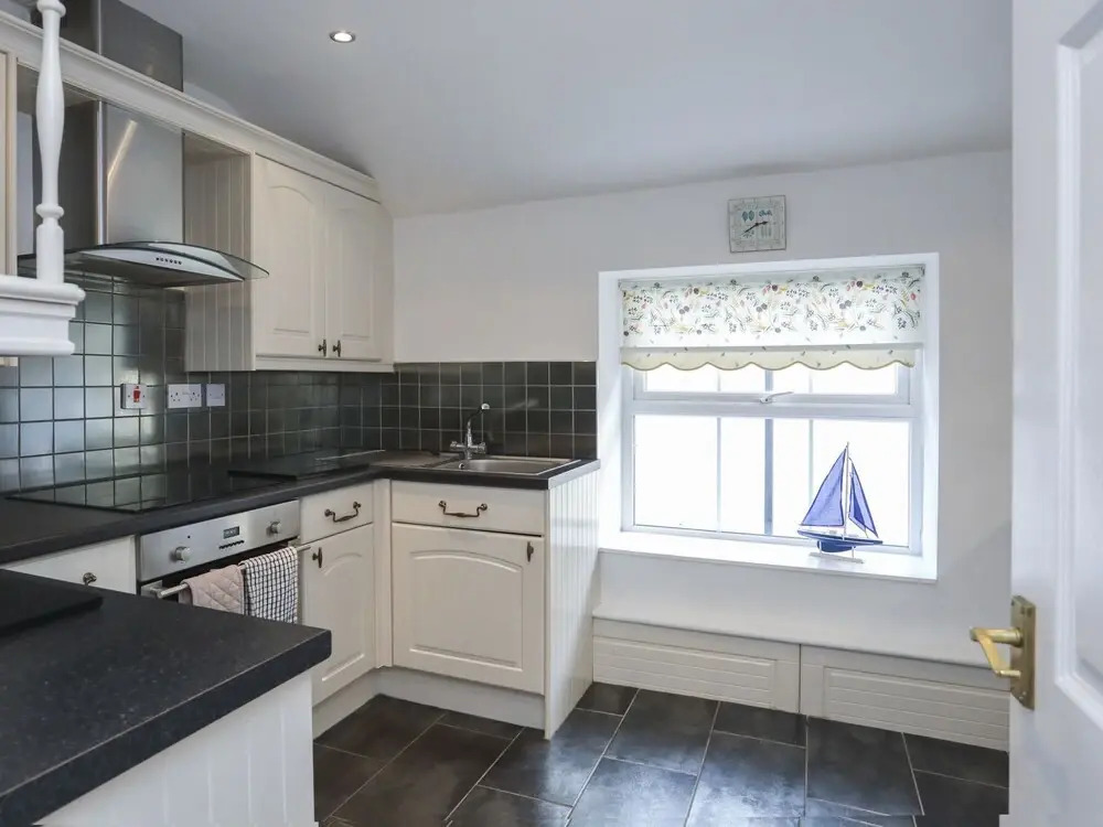 3 The Coach House - Penthouse Apartment
