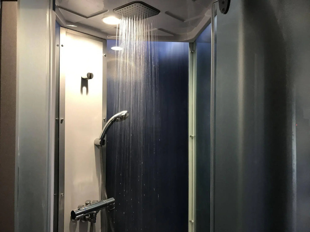 Capsule Inn Shimbashi - Men Only