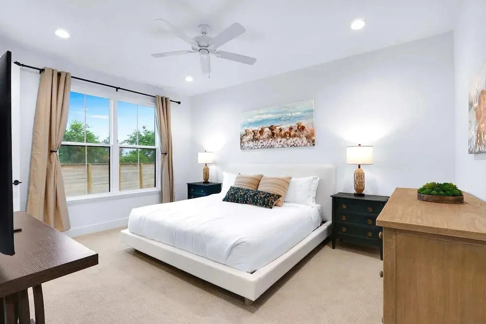 Chic Modern Farm Haus - Minutes to Everything