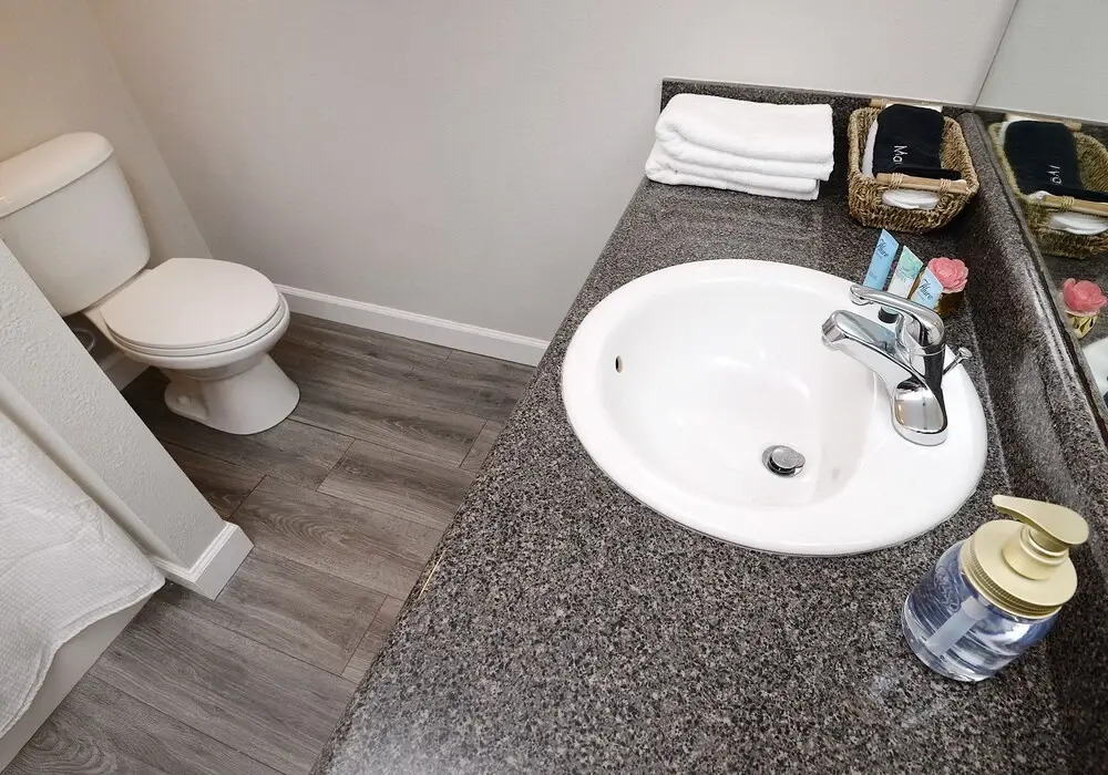 Stylish 3BR2BA Home | Gated Community | CozySuites