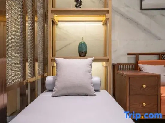 Luohe Junheng Hotel (Huanghe Road)