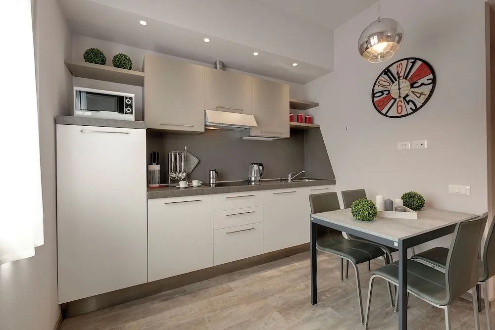 Dante & Virgilio Apartments by Mamo Florence