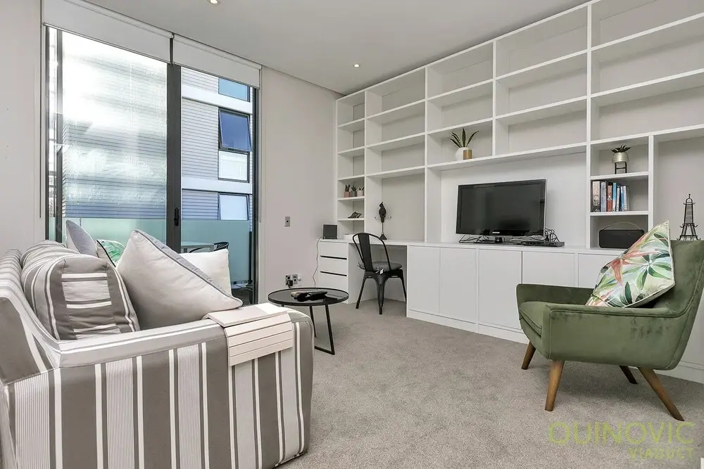 QV Refined Viaduct Harbour Apt - 879
