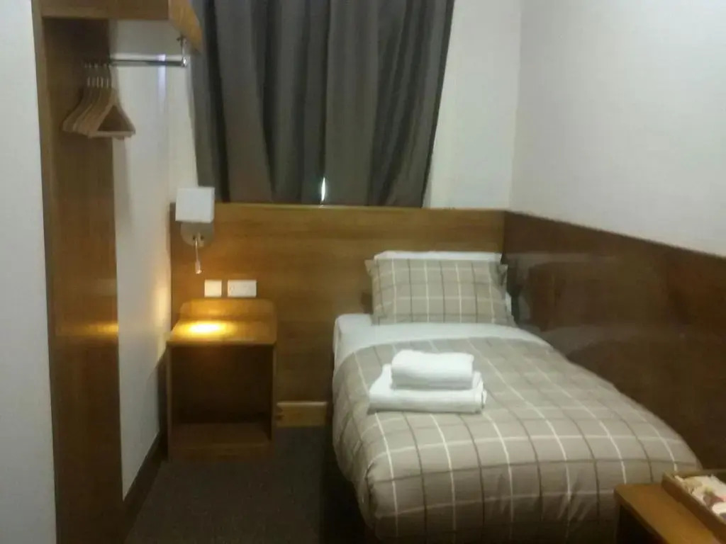 Douglas Hotel