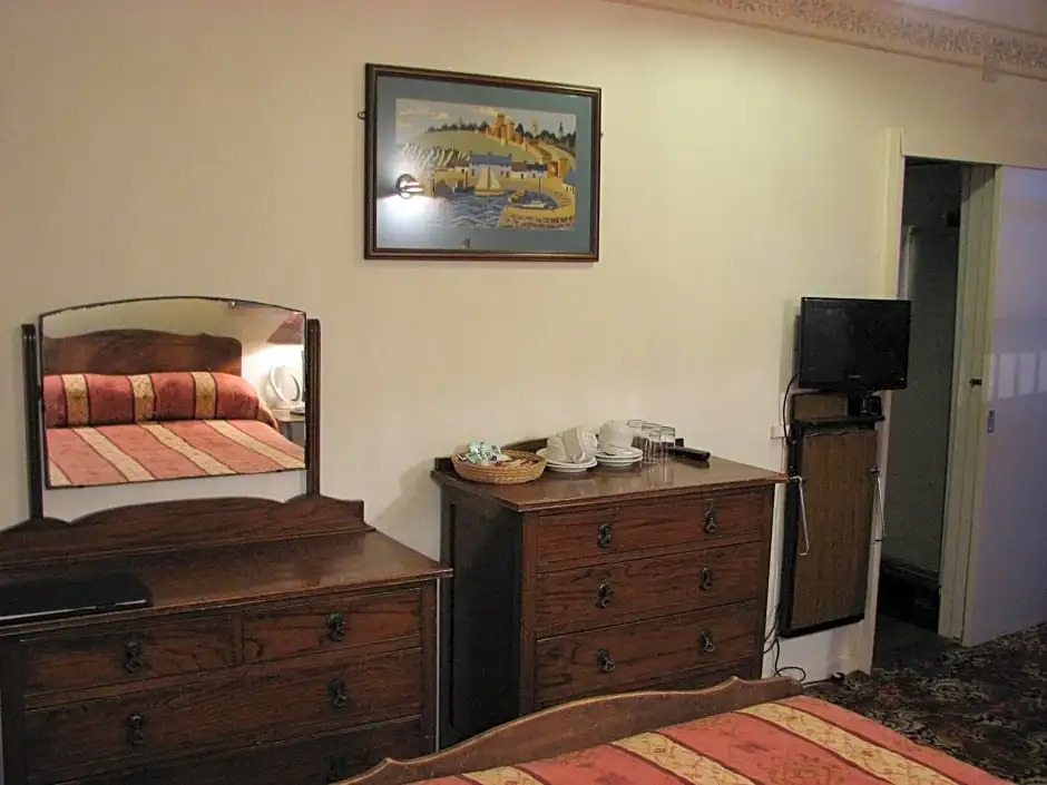 Lancaster Hotel