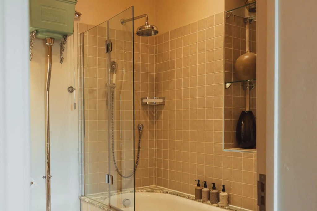 No 15 by GuestHouse, Bath