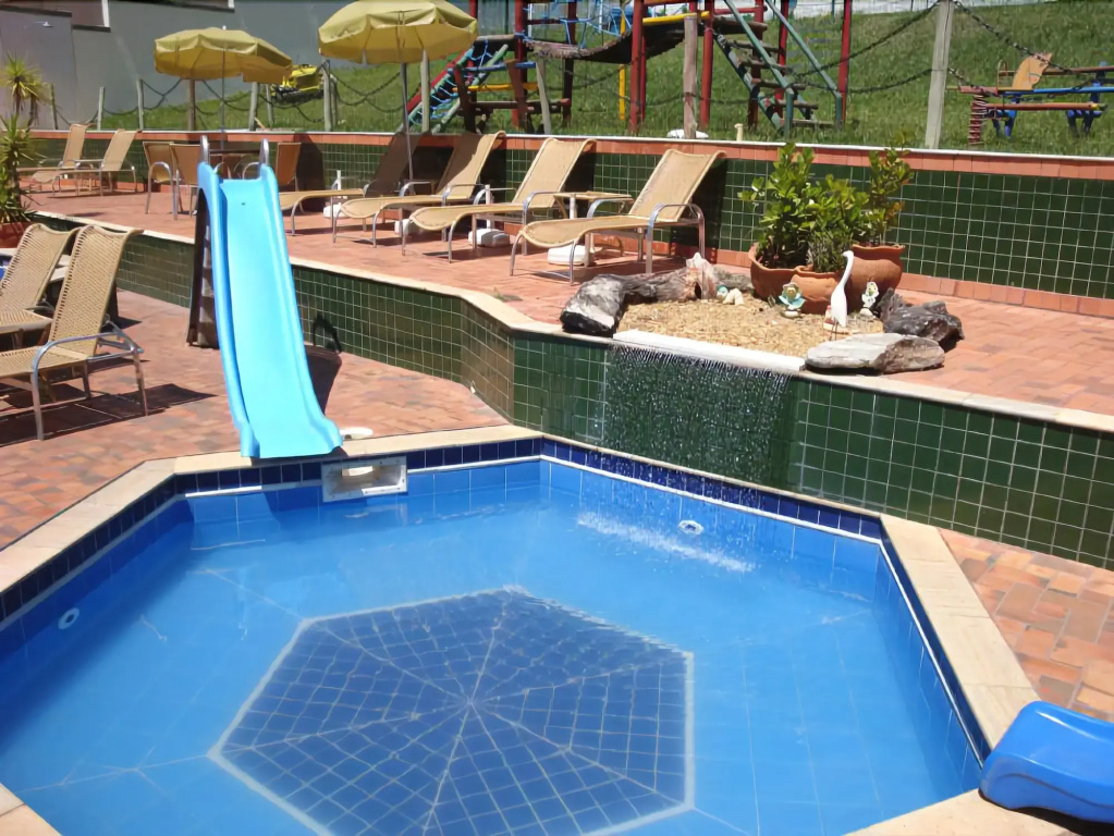 Summit Lago Hotel