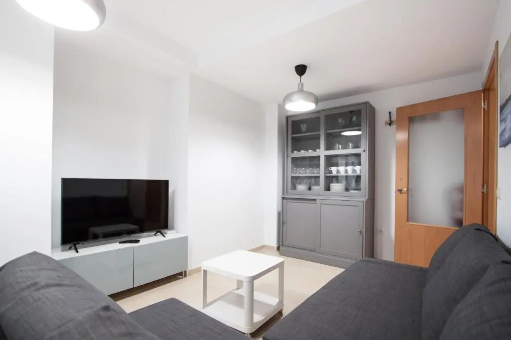 Esguil, apartamento con piscina, a 3 km de la playa