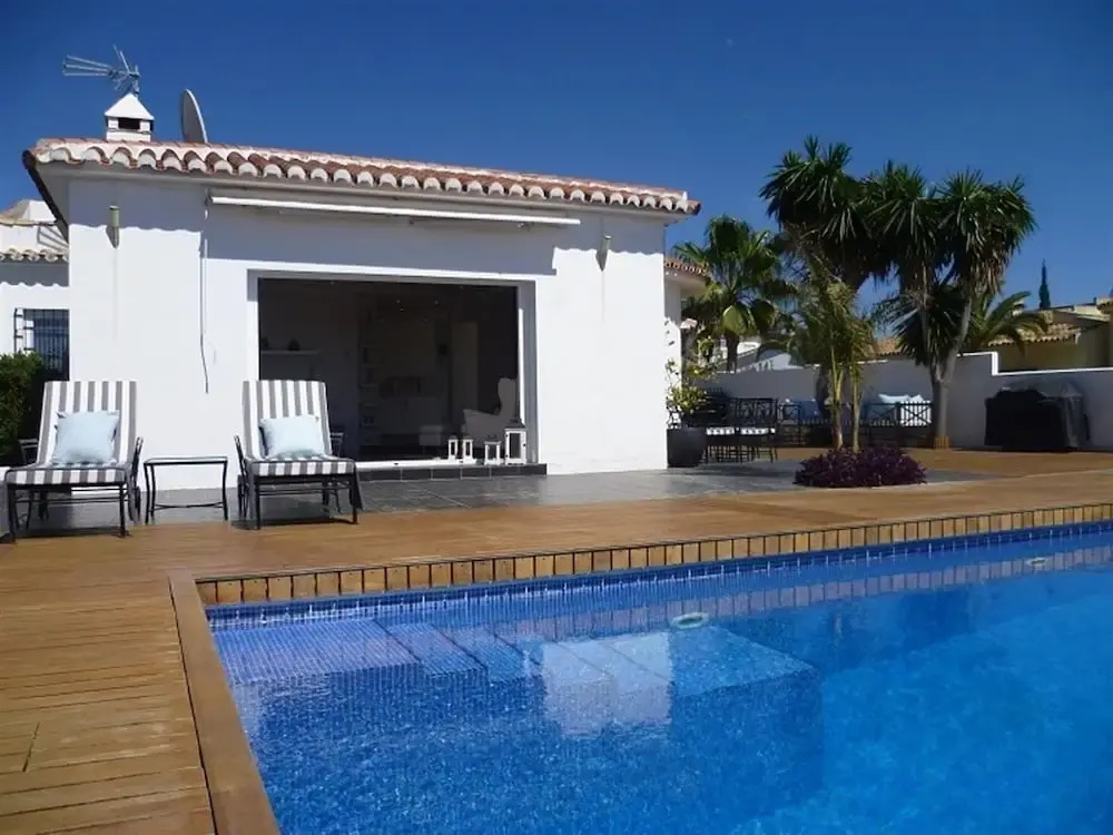Great Beach Side Villa – Semi Heated Pool