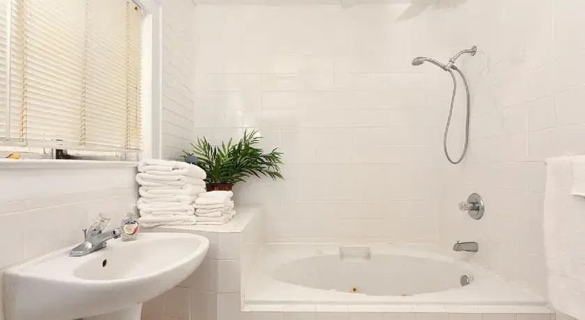 Wave Watch Cottage by Vacation Rental Pros