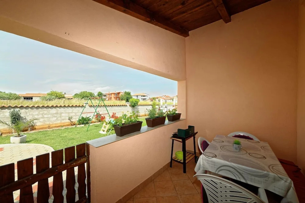 Apartment Mirijana Stinjan / One Bedroom A1