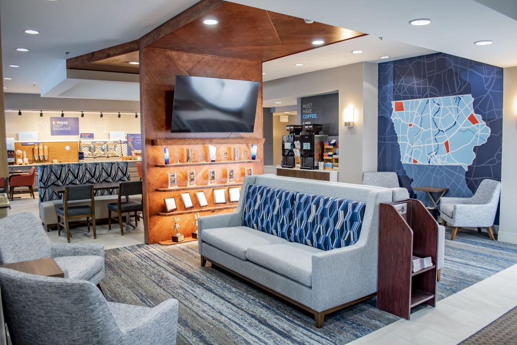 Holiday Inn Express & Suites - Mason City by IHG