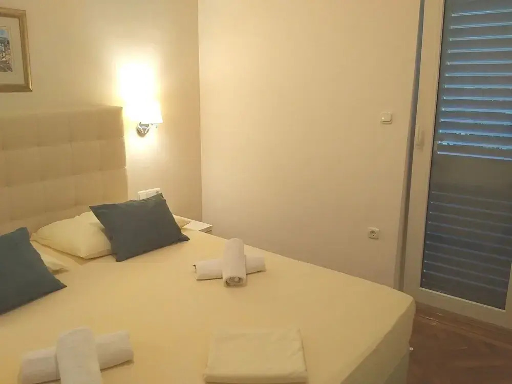 Luxury Apartments Villa Ruzmarina with New heated Infinity Pool and Lounge Area