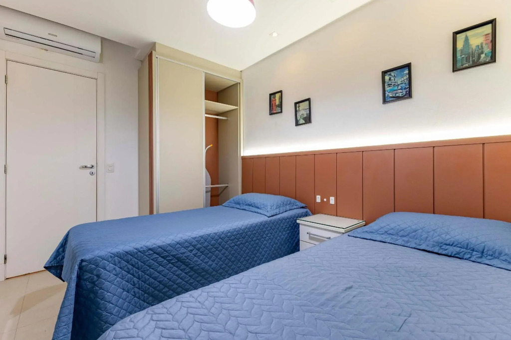 Boulevard Bombinhas, Condo com Piscina - Apto 3 dorms 6 pessoas