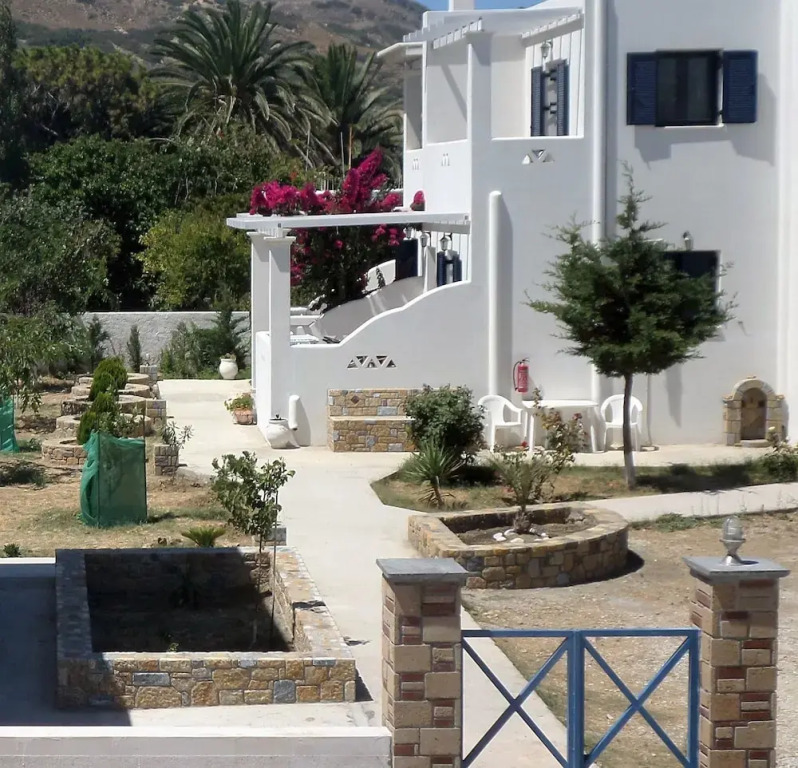 Liostasi Houses