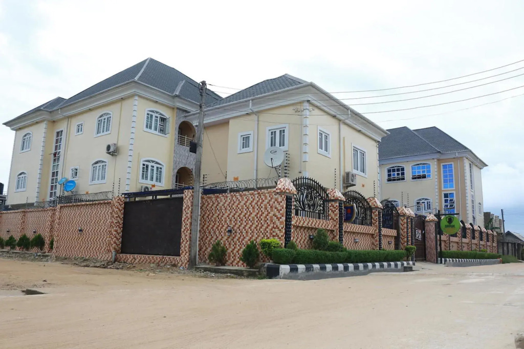 Resdon Hotel and Suites