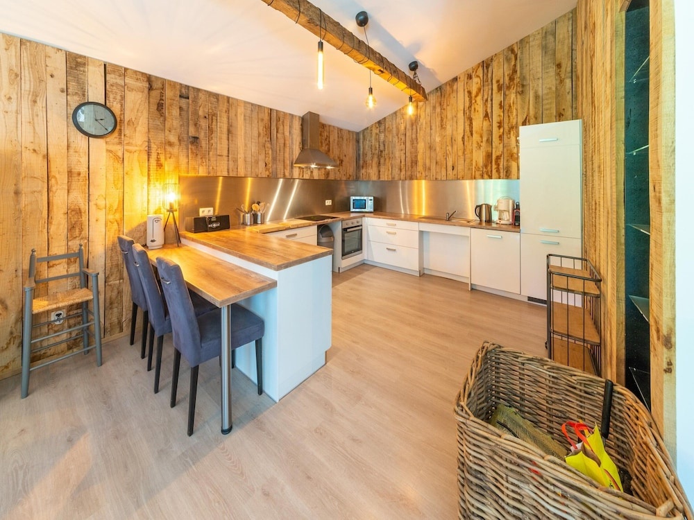 Lush Chalet Near Lake of Butgenbach