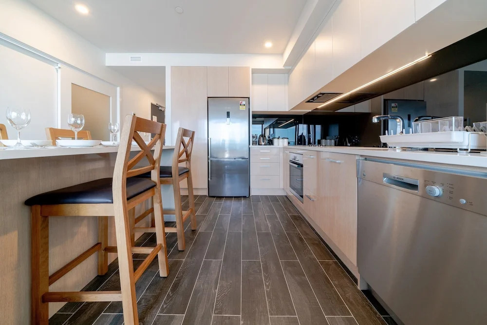 Cbd Brand New Modern Seaview Apt