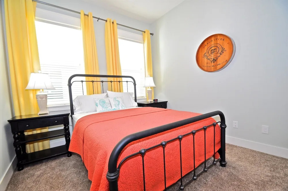 Time to Chill 3 Bedroom Condo By Coastal Dreamin