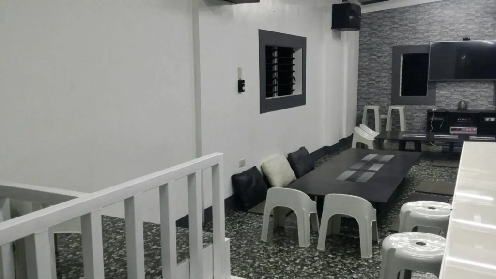 ERVoruto Hostel Makati
