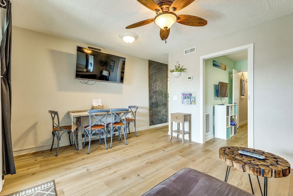 Cozy Carolina Beach Condo w/ Ocean Views!