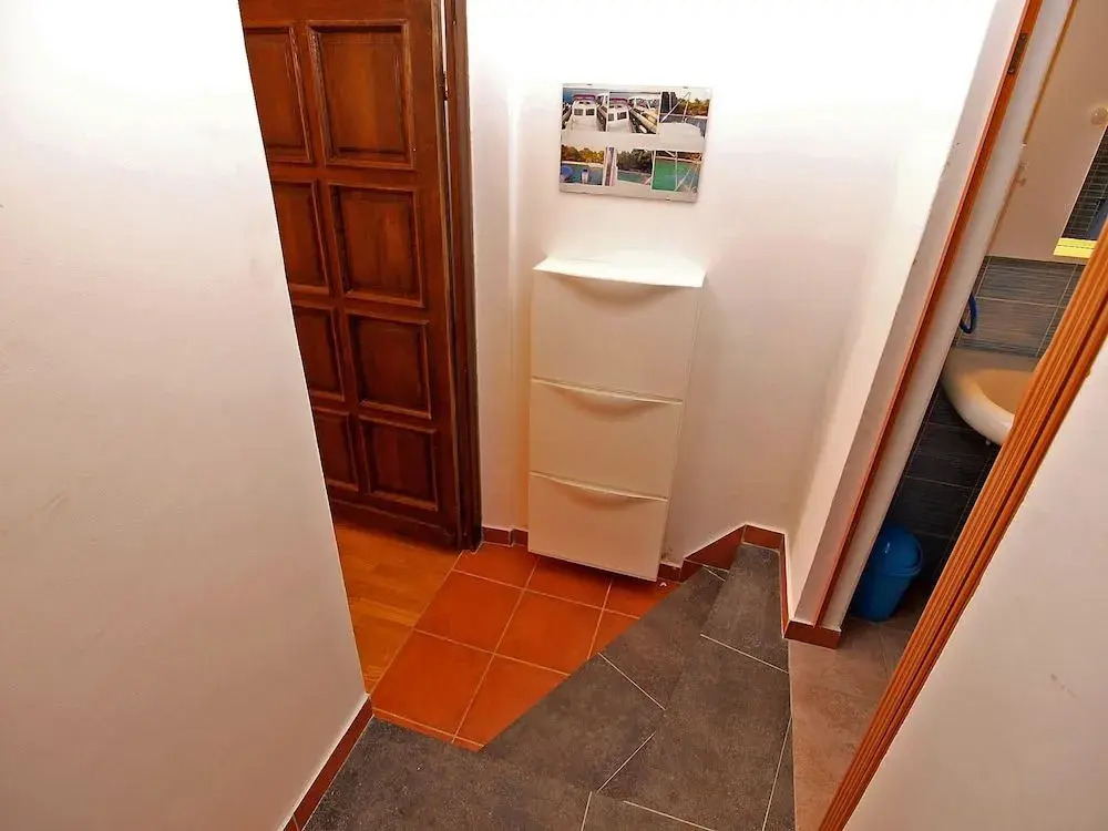 Apartment 785