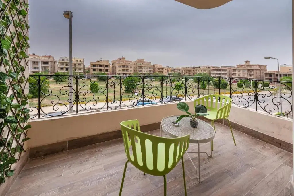The Bold Parisian House - Steps From The Best Mall in Cairo
