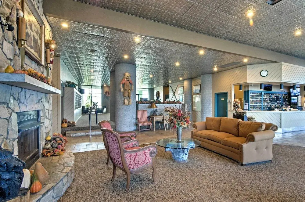 < 4 Mi to Sugar Mtn Resort: Condo w/ Indoor Pool!