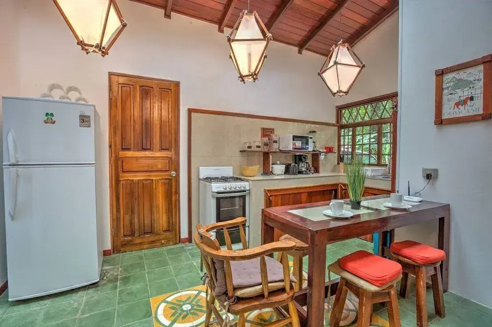 Villa 4 - Amazing 2 Bed Villa - Private Garden