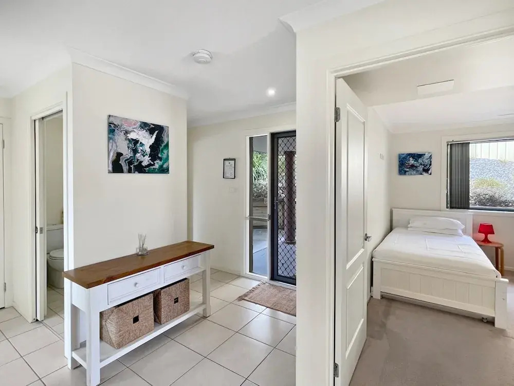 Beachside Retreat With Garage Parking