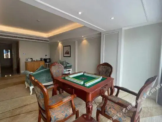 Yuzhou International Hotel