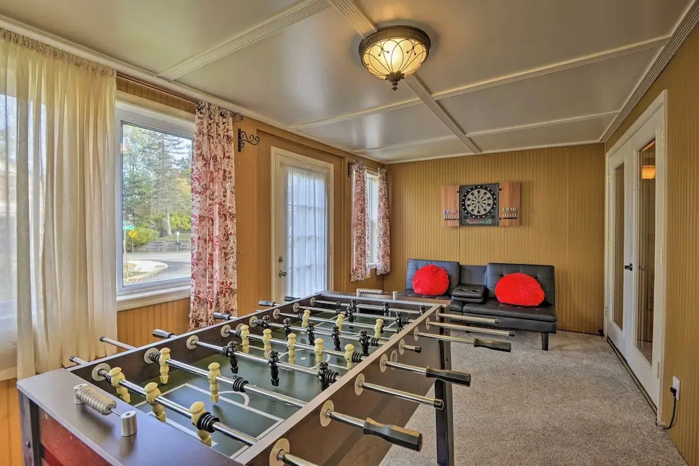 Spacious Home by Finger Lakes & Watkins Glen!