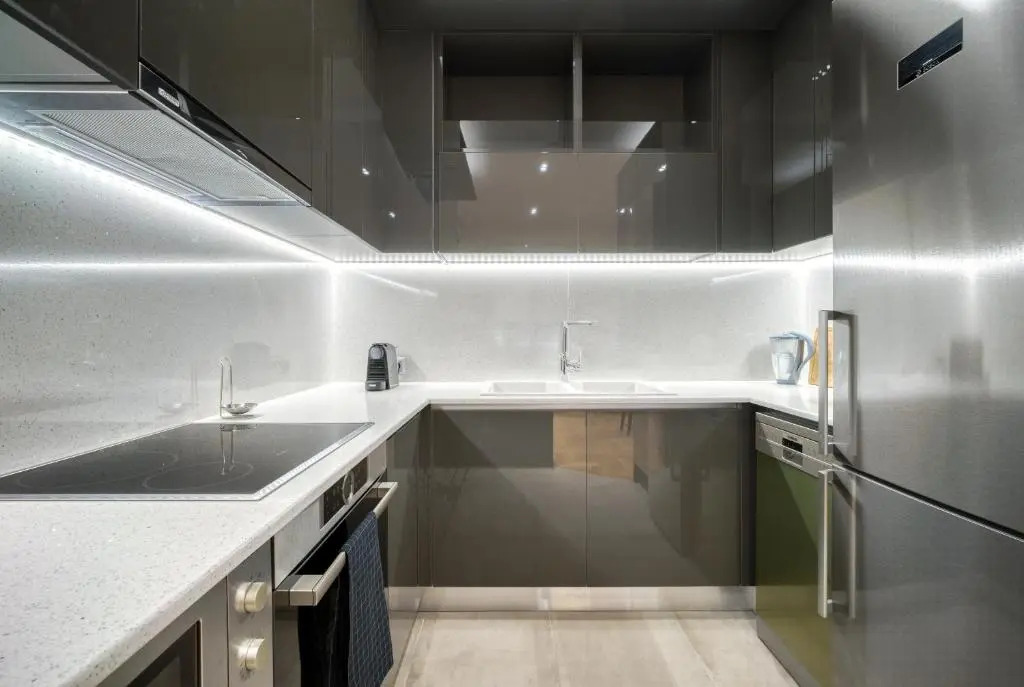 Stunning Central 170m2 3 Bedroom 3 Bathroom, Sleeps 10 Guests