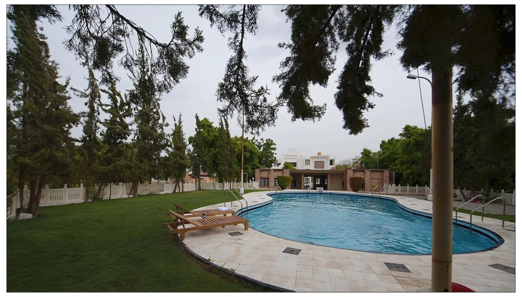 Lariya Resort