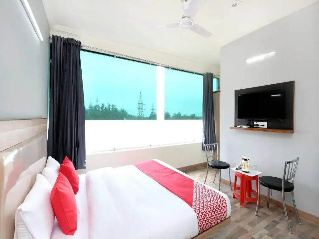 Hotel Redstone by OYO Rooms
