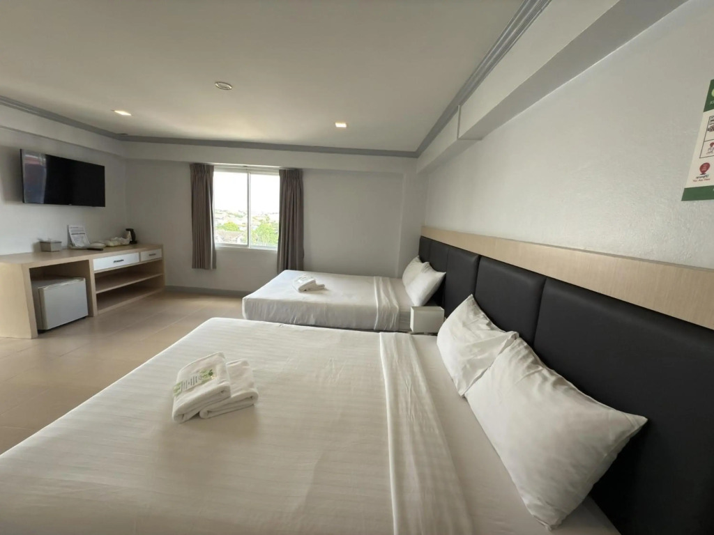 Regent Ngamwongwan Hotel