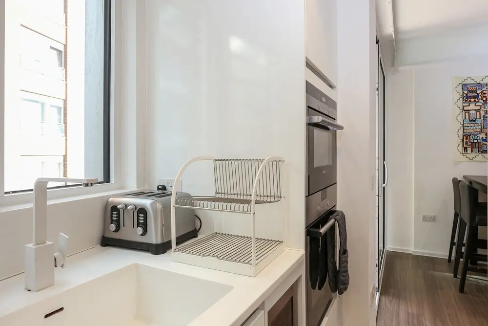 3 Bedroom Apartment Near King George's Park