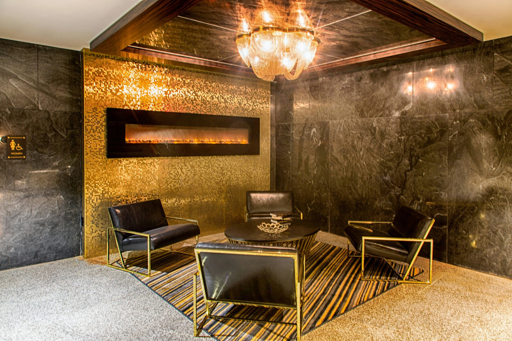 Metropolitan at The 9, Autograph Collection